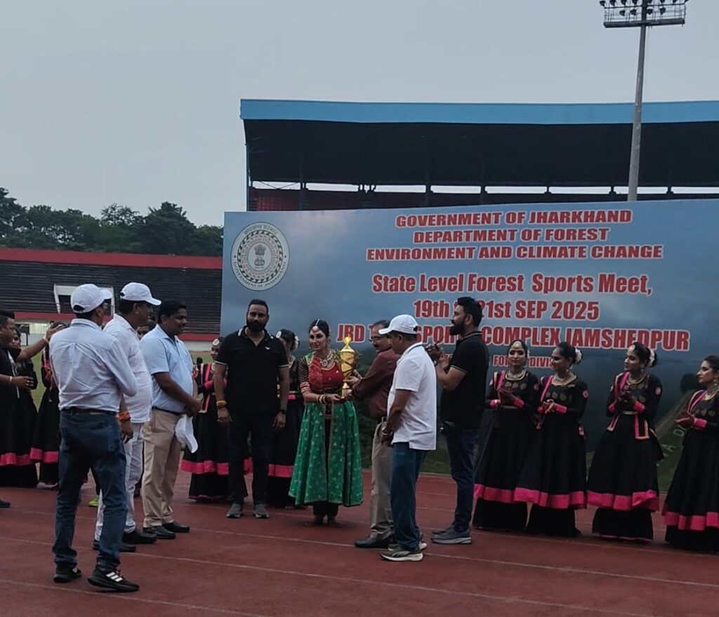 खेल, कला और पर्यावरण चेतना का अनोखा संगम: जमशेदपुर में वन विभाग का भव्य सांस्कृतिक आयोजन 1 THE NEWS FRAME