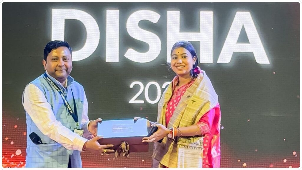 XLRI ऑडिटोरियम में दिशा के दीक्षांत समारोह के दौरान 620 ग्रामीण महिला नेतृत्वकर्ताओं की उपलब्धियों का जश्न मनाया गया 2 THE NEWS FRAME