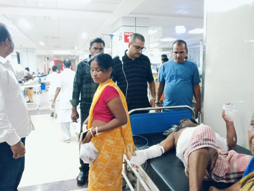 मानगो आवास प्लाजा में आग की घटना — सरयू राय के जनसुविधा प्रतिनिधियों ने संभाली राहत की कमान 1 THE NEWS FRAME