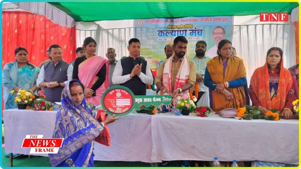 जमशेदपुर में ‘सेवा का अधिकार सप्ताह’ की शुरुआत, उपायुक्त ने 10 जागरूकता वाहनों को रवाना किया 3 THE NEWS FRAME