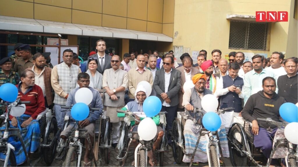 विश्व दिव्यांगता दिवस पर समाहरणालय में जिला प्रशासन द्वारा आयोजित किया गया कार्यक्रम 1 THE NEWS FRAME