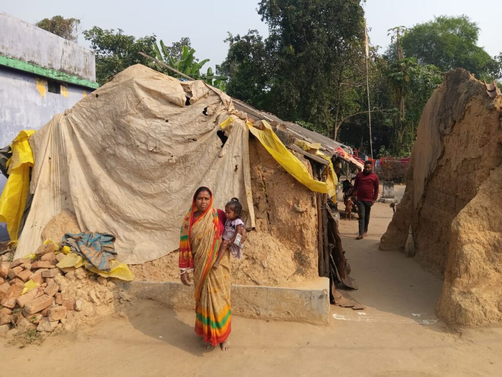 गांव–गांव में समस्याओं से जूझ रहे लोग, समाधान के लिए सही मंच तक पहुँचाने वालों की कमी — करुणामय मंडल 1 THE NEWS FRAME