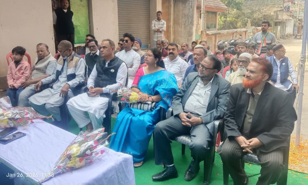ह्यूमन वेलफेयर ट्रस्ट कार्यालय में थाना प्रभारी चंदन कुमार ने 77वां गणतंत्र दिवस पर किया ध्वजारोहण 1 THE NEWS FRAME