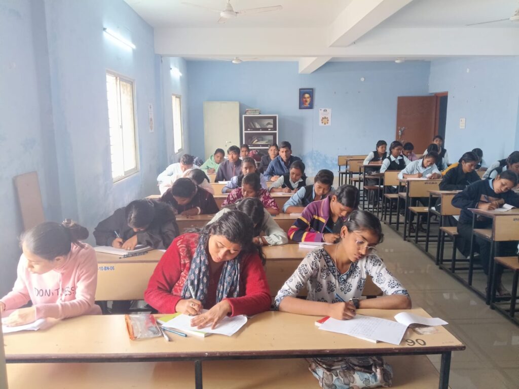 एलबीएसएम कॉलेज में डाक विभाग ने कराई “ढाई आखर” पत्र लेखन प्रतियोगिता 1 THE NEWS FRAME