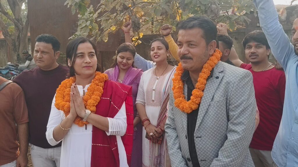 बड़की सरिया नगर पंचायत चुनाव: अध्यक्ष पद में नामांकन के लिए महिलाओं में दिखा जबरदस्त उत्साह 4 THE NEWS FRAME