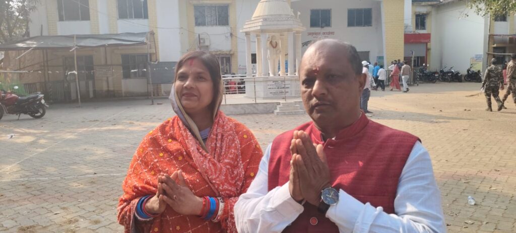 बड़की सरिया नगर पंचायत चुनाव: अध्यक्ष पद में नामांकन के लिए महिलाओं में दिखा जबरदस्त उत्साह 6 THE NEWS FRAME
