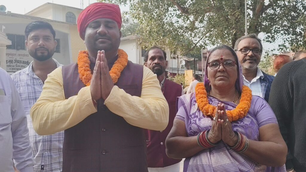 बड़की सरिया नगर पंचायत चुनाव: अध्यक्ष पद में नामांकन के लिए महिलाओं में दिखा जबरदस्त उत्साह 9 THE NEWS FRAME