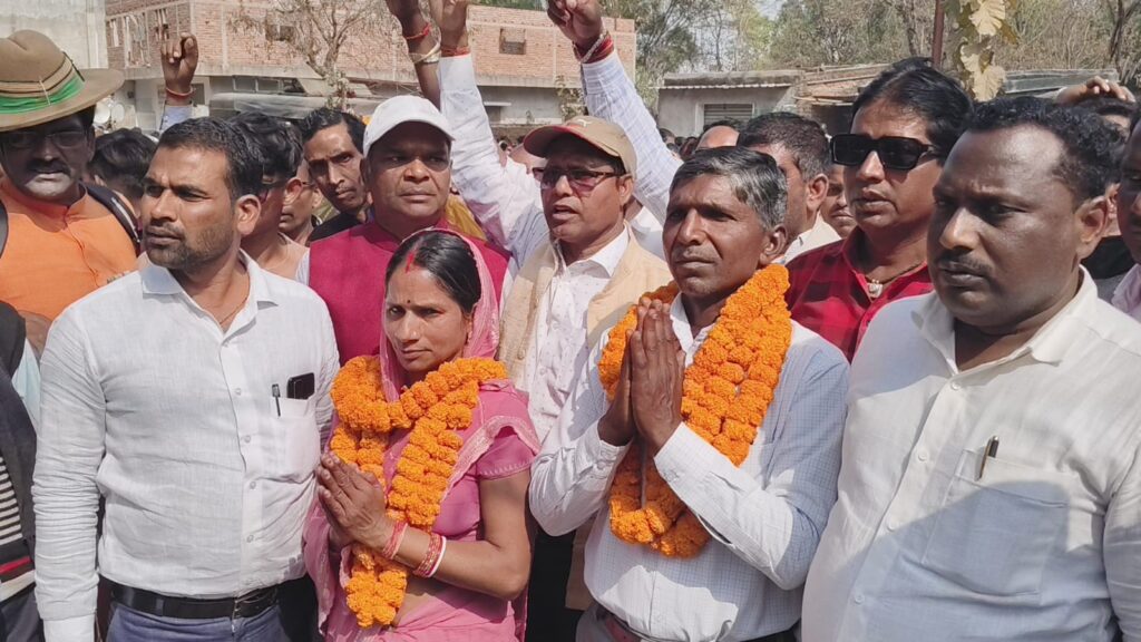 बड़की सरिया नगर पंचायत चुनाव: अध्यक्ष पद में नामांकन के लिए महिलाओं में दिखा जबरदस्त उत्साह 2 THE NEWS FRAME
