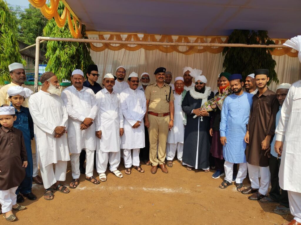 ईद-उल-फितर पर मानगो ईदगाह में उमड़ा जनसैलाब, अधिकारियों ने दी मुबारकबाद 1 THE NEWS FRAME