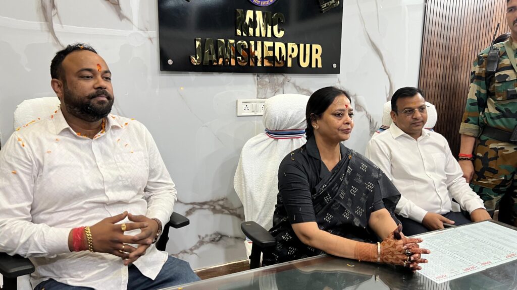 Mango नगर निगम मेयर का कार्यालय: सुधा गुप्ता ने पदभार ग्रहण किया 2 THE NEWS FRAME