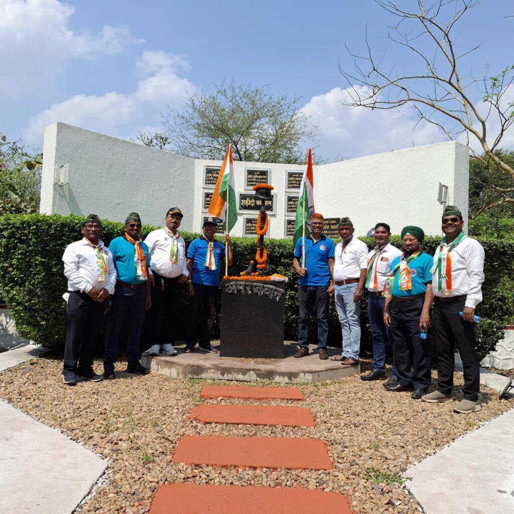 Martyr दिवस: भगत सिंह, राजगुरु, सुखदेव को शौर्यांजलि - जमशेदपुर में पूर्व सैनिकों का भावुक आयोजन 1 THE NEWS FRAME