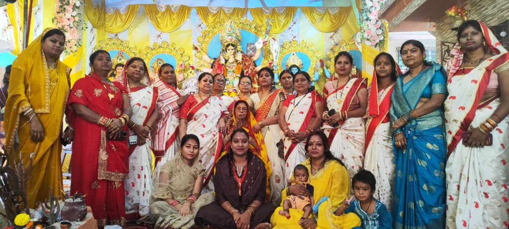 सोनारी में Navratri पंचमी पर विशाल शोभायात्रा: एमपी युवक संघ का धार्मिक उत्सव 2 THE NEWS FRAME