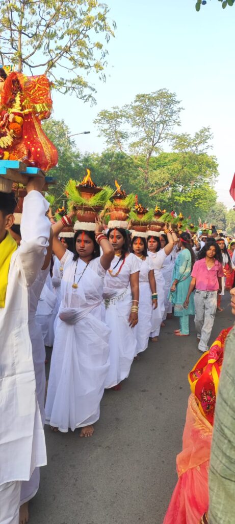 MP युवक संघ शीतला माता मंदिर में भव्य नवरात्रि जवांरा पूजा विसर्जन शोभायात्रा 2 THE NEWS FRAME