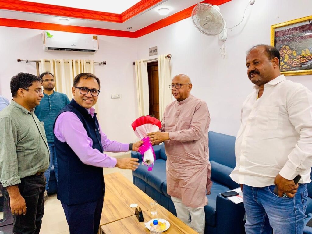Sarayu राय और चक्रधरपुर डिवीजन के डीआरएम के बीच हुई बातचीत पर विस्तृत विश्लेषण 1 THE NEWS FRAME