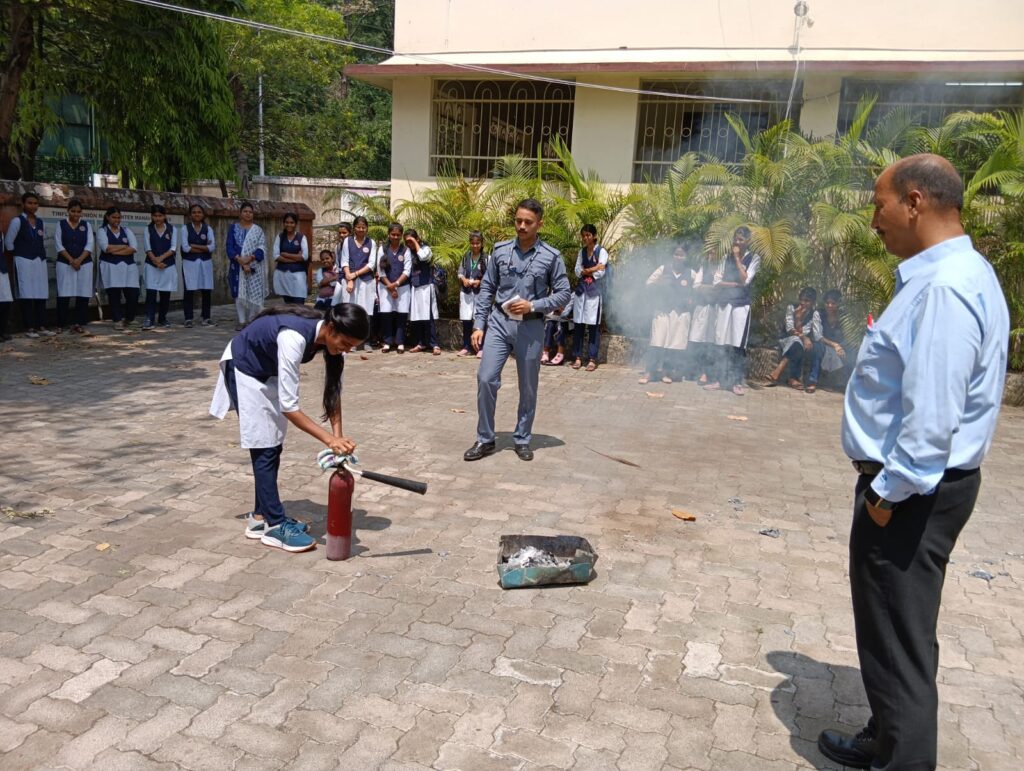 Tinplate डिवीजन के स्वयंसेवी पहल: Tinplate यूनियन महिला महाविद्यालय में अग्नि सुरक्षा जागरूकता सत्र 1 THE NEWS FRAME