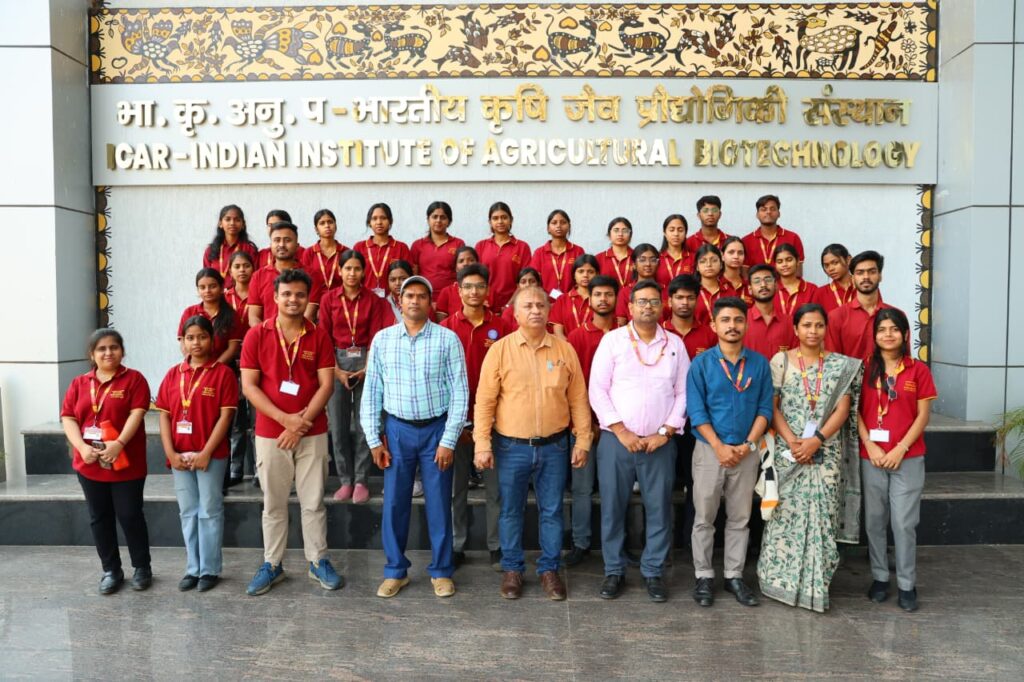 Srinath विश्वविद्यालय छात्रों का ICAR-IIAB रांची शैक्षणिक भ्रमण कृषि जैव प्रौद्योगिकी की नई ऊंचाइयां 1 THE NEWS FRAME