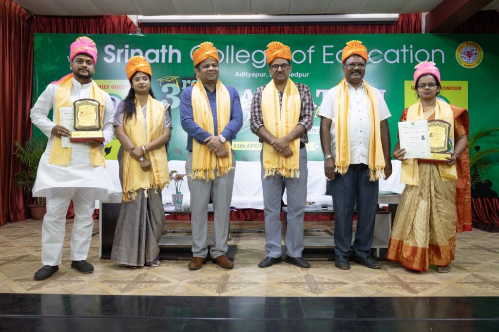 Srinath कॉलेज ऑफ़ एजूकेशन में तीसरा ग्रेजुएशन सेरेमनी चार सत्रों के छात्रों को प्रमाण पत्र 2 THE NEWS FRAME