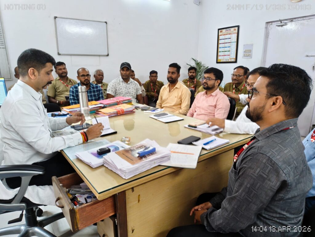 सिंहभूम मंडल: आगामी वित्तीय वर्ष के लक्ष्यों की प्राप्ति हेतु रणनीतिक रोडमैप तैयार, Post अधिदर्शकों को मिला विशेष प्रशिक्षण 2 THE NEWS FRAME
