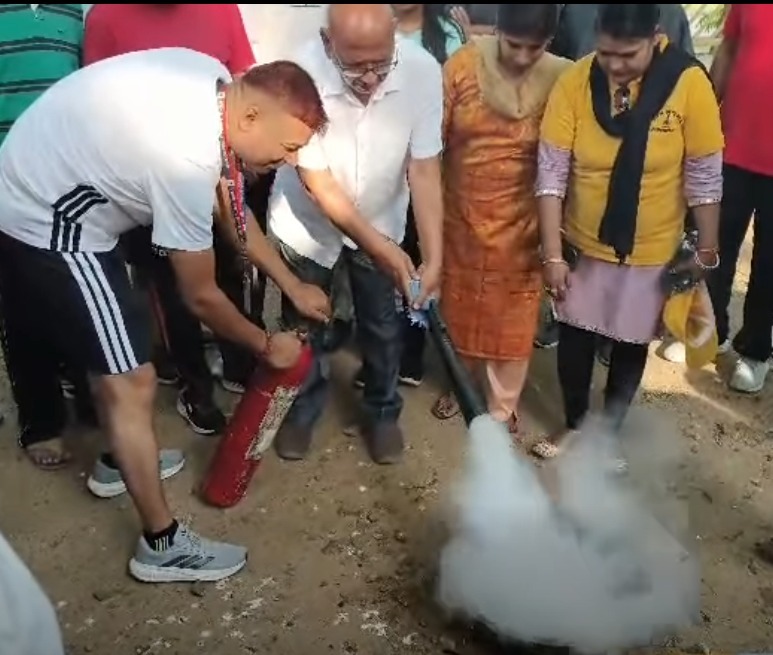 Building बायलॉज का कड़ाई से पालन हो सरयू राय 1 THE NEWS FRAME