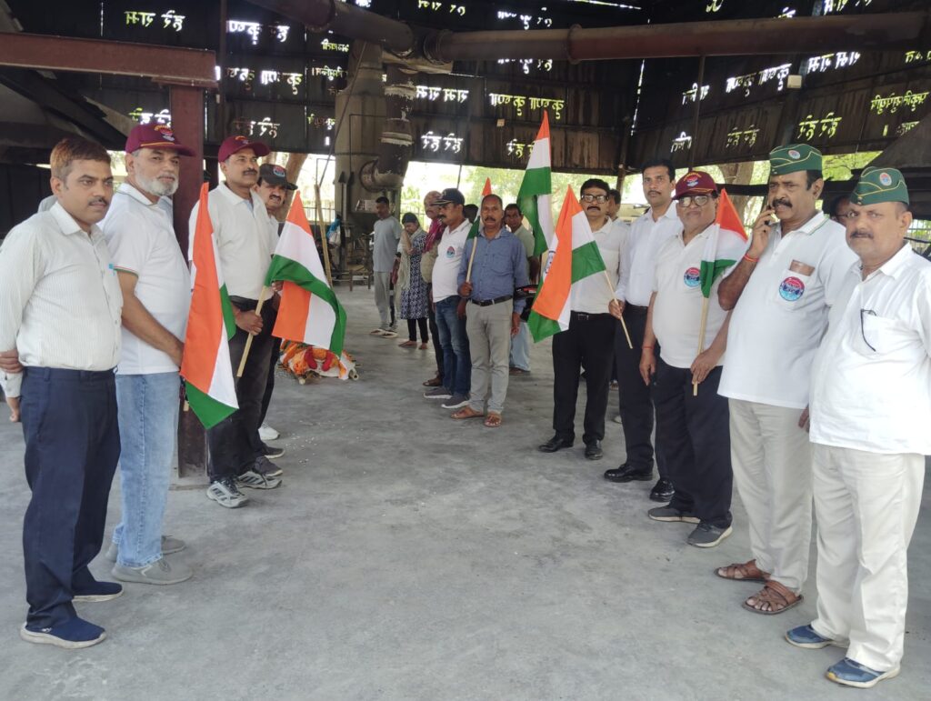 पूर्व वायु सैनिक ऑनरी फ्लाइंग ऑफिसर Pramod कुमार दास पंचतत्व में विलीन सेना ने अंतिम विदाई 1 THE NEWS FRAME