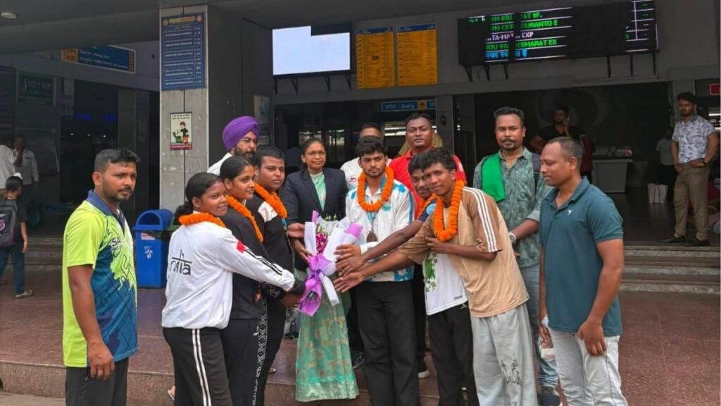 राष्ट्रीय किक Boxing चैंपियनशिप में झारखंड का दमदार प्रदर्शन 13 पदक जीतकर लौटे खिलाड़ियों का भव्य स्वागत 1 THE NEWS FRAME