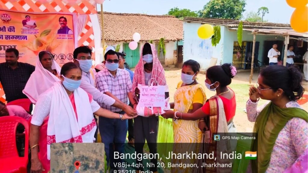 बंदगांव में Mango बिक्री स्टॉल का शुभारंभ दीदी किसानों को मिलेगा बेहतर बाजार 1 THE NEWS FRAME