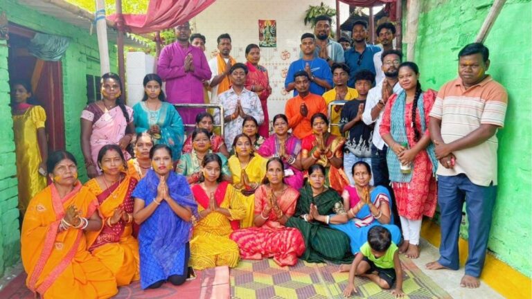 राटा पूजा के साथ चक्रधरपुर हरिजन बस्ती में पांच दिवसीय श्री श्री Sheetala माता पूजा महोत्सव का शुभारंभ श्रद्धालुओं में उत्साह