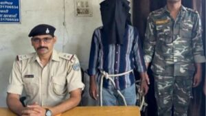 KGN मेडिकल दुकान फायरिंग और रंगदारी कांड का फरार आरोपी गिरफ्तार एक साल बाद पुलिस के हत्थे चढ़ा सारिक साह उर्फ घेघा 27 THE NEWS FRAME