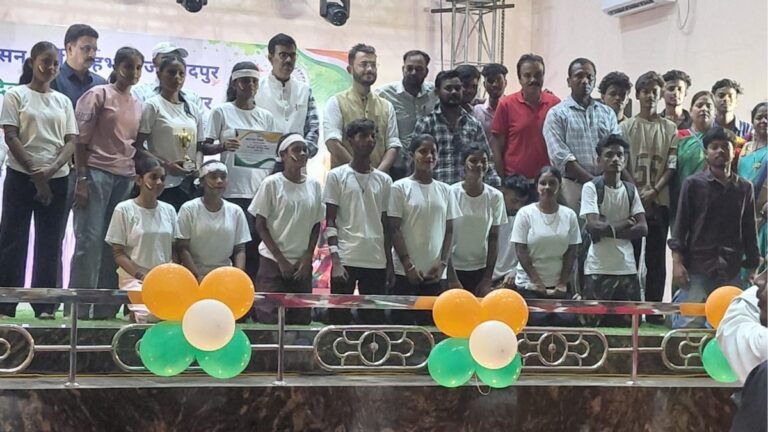 Murali स्कूल जमशेदपुर ने जिला स्तरीय समूह नृत्य प्रतियोगिता में जीता तृतीय पुरस्कार 3 Murali स्कूल जमशेदपुर ने जिला स्तरीय समूह नृत्य प्रतियोगिता में जीता तृतीय पुरस्कार