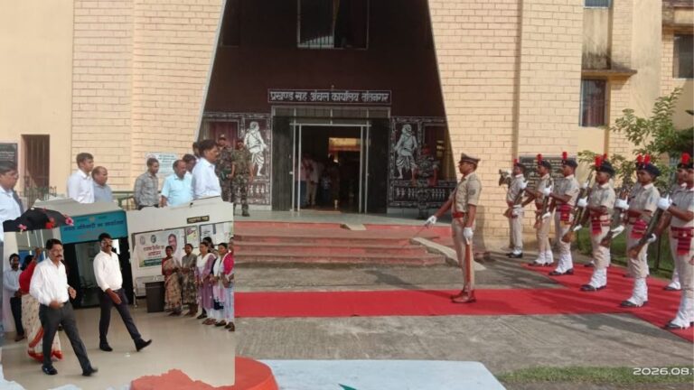 Tantnagar प्रखंड और बाल विकास परियोजना कार्यालय का प्रमंडलीय आयुक्त ने किया निरीक्षण लंबित मामलों के त्वरित निष्पादन का निर्देश 1 Tantnagar प्रखंड और बाल विकास परियोजना कार्यालय का प्रमंडलीय आयुक्त ने किया निरीक्षण लंबित मामलों के त्वरित निष्पादन का निर्देश