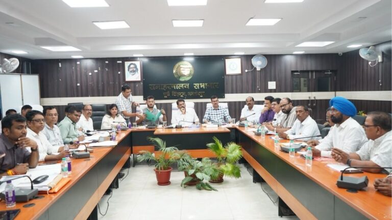 SIR-2026 को लेकर पूर्वी सिंहभूम में प्रशासन ने तेज की तैयारी प्रमंडलीय आयुक्त ने की समीक्षा बैठक 3 SIR-2026 को लेकर पूर्वी सिंहभूम में प्रशासन ने तेज की तैयारी प्रमंडलीय आयुक्त ने की समीक्षा बैठक