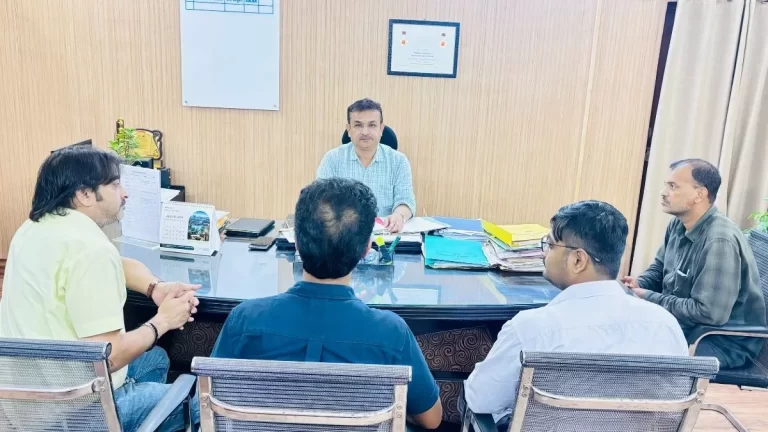 जमशेदपुर में प्रस्तावित "स्ट्रीट फूड फेस्टिवल" की तैयारियों को लेकर बैठक 1 जमशेदपुर में प्रस्तावित “स्ट्रीट फूड फेस्टिवल” की तैयारियों को लेकर बैठक