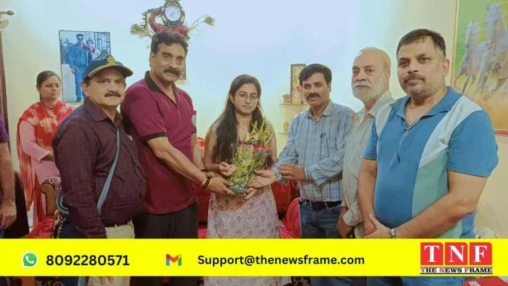 पूर्व सैनिक की बेटी ने आईएएस में हासिल किया 17वां रैंक, परिवार में खुशी का माहौल