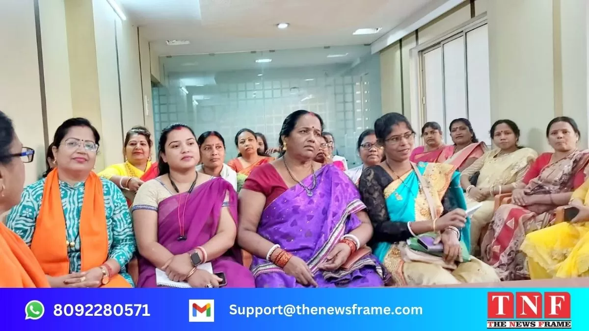 केंद्र के मोदी सरकार की उपलब्धियों एवं कार्यों को घर-घर जाकर चर्चा करेंगी भाजपा महिला मोर्चा की संपर्क टोली, महिला मोर्चा की बैठक में बनी रणनीति।