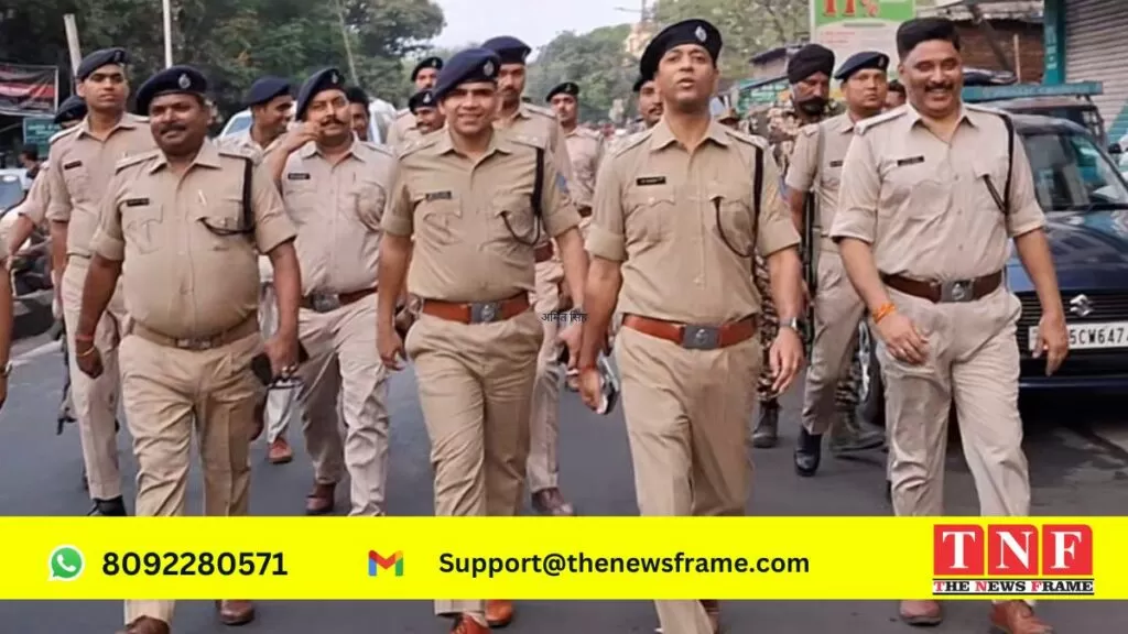 रामनवमी: वरीय पुलिस अधीक्षक ने फ्लैग मार्च कर दिया सुरक्षा का जायजा 5 रामनवमी: वरीय पुलिस अधीक्षक ने फ्लैग मार्च कर दिया सुरक्षा का जायजा