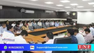 जिला निर्वाचन पदाधिकारी का समीक्षा बैठक: पोस्टल बैलेट और होम वोटिंग की तैयारियों पर चर्चा 4 होम वोटिंग