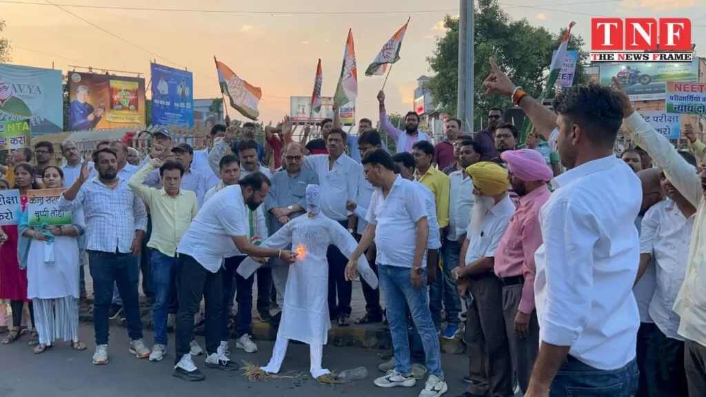 नीट यूजी में हुए भ्रष्टाचार के खिलाफ जिला कांग्रेस कमेटी ने शिक्षा मंत्री धर्मेन्द्र प्रधान का पुतला दहन कर आक्रोश व्यक्त किया : आनंद बिहारी दुबे। 4 कांग्रेस