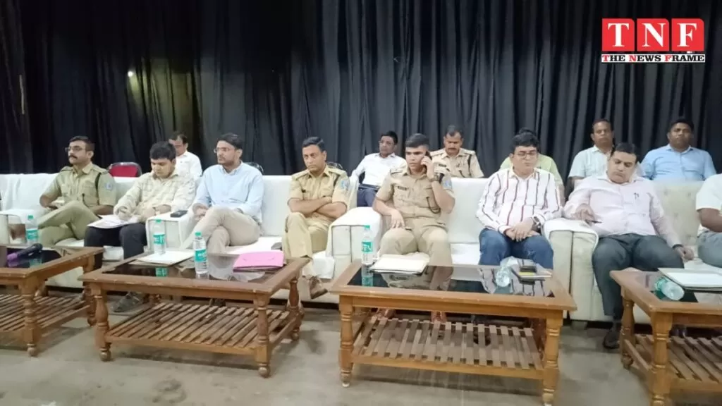 जिला दण्डाधिकारी सह उपायुक्त एवं वरीय पुलिस अधीक्षक ने बकरीद पर्व को लेकर केन्द्रीय शांति समिति सदस्यों के साथ की बैठक। 4 जिला
