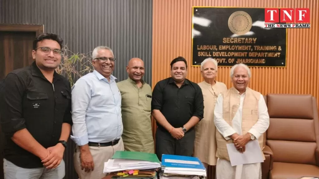 मजदूरों की समस्याओं को लेकर ट्रेड यूनियनों का प्रतिनिधिमंडल श्रम सचिव से मिला। 4 ट्रेड