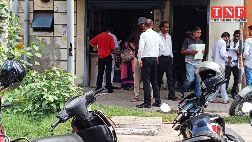 न्यायालय परिसर में हो रही स्टांप की कालाबाजारी। 4 न्यायालय
