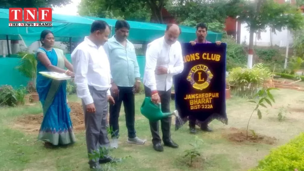 विश्व पर्यावरण दिवस के अवसर पर लायंस क्लब भारत के सदस्यों ने किया पौधारोपण। 5 पर्यावरण