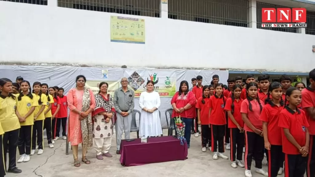 विश्व योग दिवस के अवसर पर संभव संस्था ने बाल ज्ञान पीठ हाई स्कूल में योग के प्रति बच्चों को किया जागरूक। 4 बाल ज्ञान पीठ हाई स्कूल