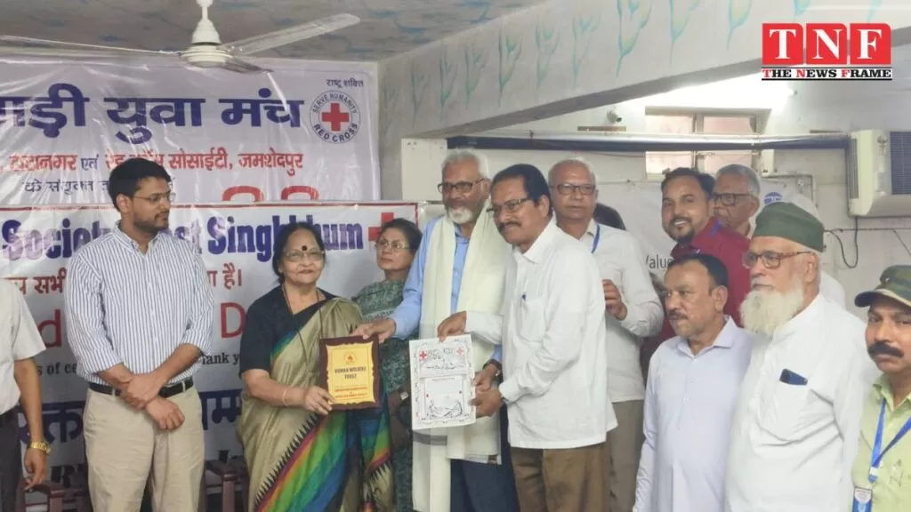रेडक्रॉस सोसायटी द्वारा रक्तदाता संस्थाओं ह्यूमन वेलफेयर ट्रस्ट एवं अन्य संस्थाओं को उपायुक्त द्वारा सम्मानित किया गया। 4 रक्तदाता