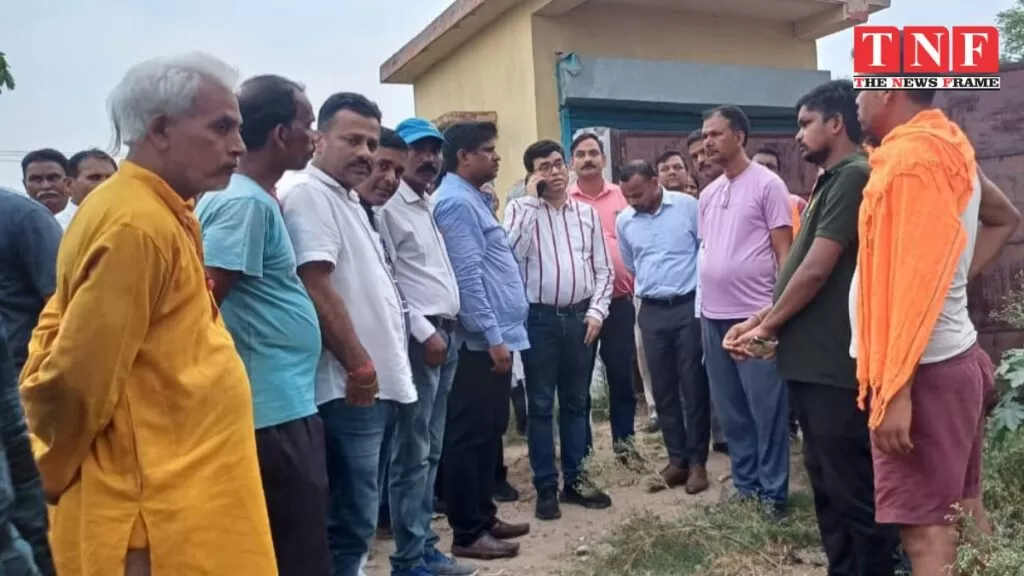 विधायक संजीव सरदार के पहल पर डायरेक्टर सहित कई पदाधिकारी बागबेडा स्लुईस गेट का निरीक्षण किए स्लुईस गेट जल्द खुलेगा: डायरेक्टर 5 विधायक संजीव सरदार के पहल पर डायरेक्टर सहित कई पदाधिकारी बागबेडा स्लुईस गेट का निरीक्षण किए स्लुईस गेट जल्द खुलेगा: डायरेक्टर