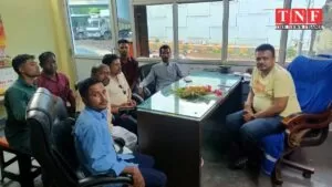 चक्रधरपुर प्रखंड कांग्रेस कमेटी के पदाधिकारियों के द्वारा नये मनोनीत युवा कांग्रेस प्रदेश उपाध्यक्ष सौरभ अग्रवाल जी को बुकें देकर स्वागत किया। 5 चक्रधरपुर