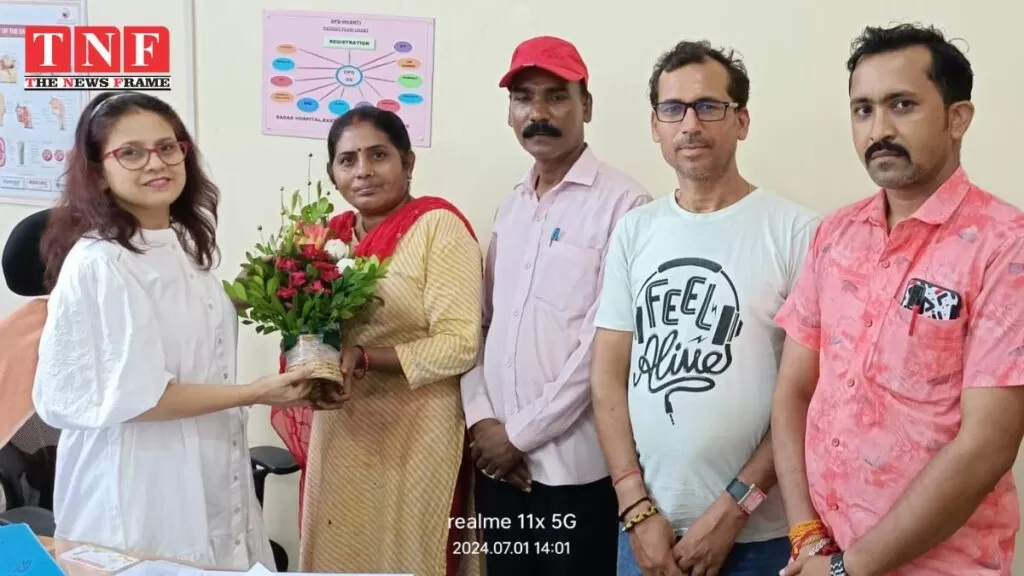 सदर हॉस्पिटल की डॉक्टर प्रीति पांडे हुई सम्मानित। 4 डॉक्टर