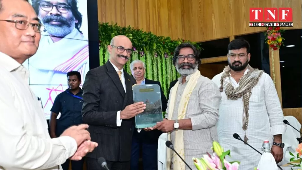 टाटा स्टील ने ‘बिलियन इंप्रेशन’ स्टील कलाकृति रांची के लोगों को समर्पित किया। 4 स्टील