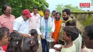 आहारबांध के शिव मंदिर में श्रावण महीने के पांचवें रविवार पर बालक भोजन सह भंडारा कार्यक्रम आयोजित 4 आहारबांध के शिव मंदिर में श्रावण महीने के पांचवें रविवार पर बालक भोजन सह भंडारा कार्यक्रम आयोजित