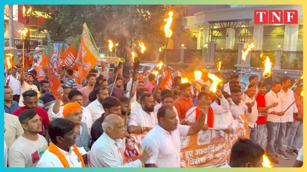 उत्पाद विभाग सिपाही बहाली में अभ्यर्थियों की दुःखद मौत पर भाजयुमो जमशेदपुर महानगर ने निकाला मशाल जुलूस, 3 उत्पाद विभाग सिपाही बहाली में अभ्यर्थियों की दुःखद मौत पर भाजयुमो जमशेदपुर महानगर ने निकाला मशाल जुलूस,