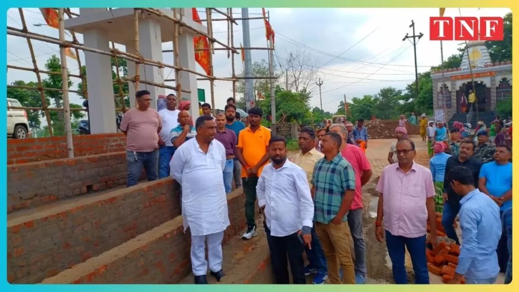दुमुहानी स्वर्णरेखा घाट का सौंदर्यकरण: मंत्री बन्ना गुप्ता ने किया निर्माण कार्य का निरीक्षण 4 दुमुहानी स्वर्णरेखा घाट का सौंदर्यकरण: मंत्री बन्ना गुप्ता ने किया निर्माण कार्य का निरीक्षण